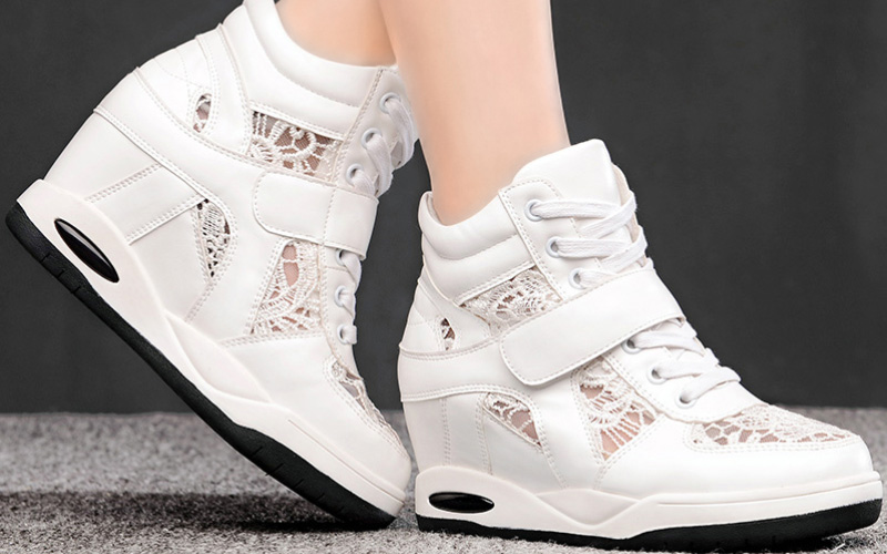 Quirky Trend Bollywood A-Listers Follow: White Sneakers